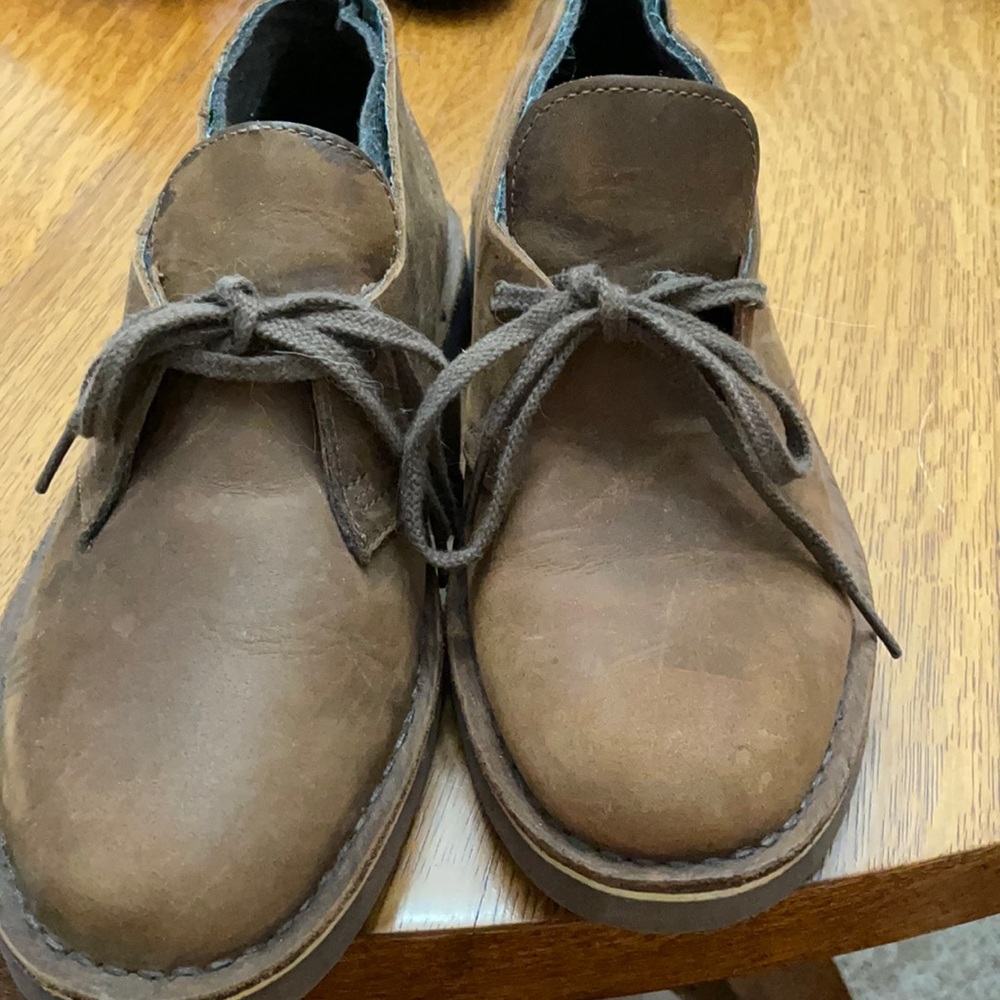 Brown Clark’s desert boot